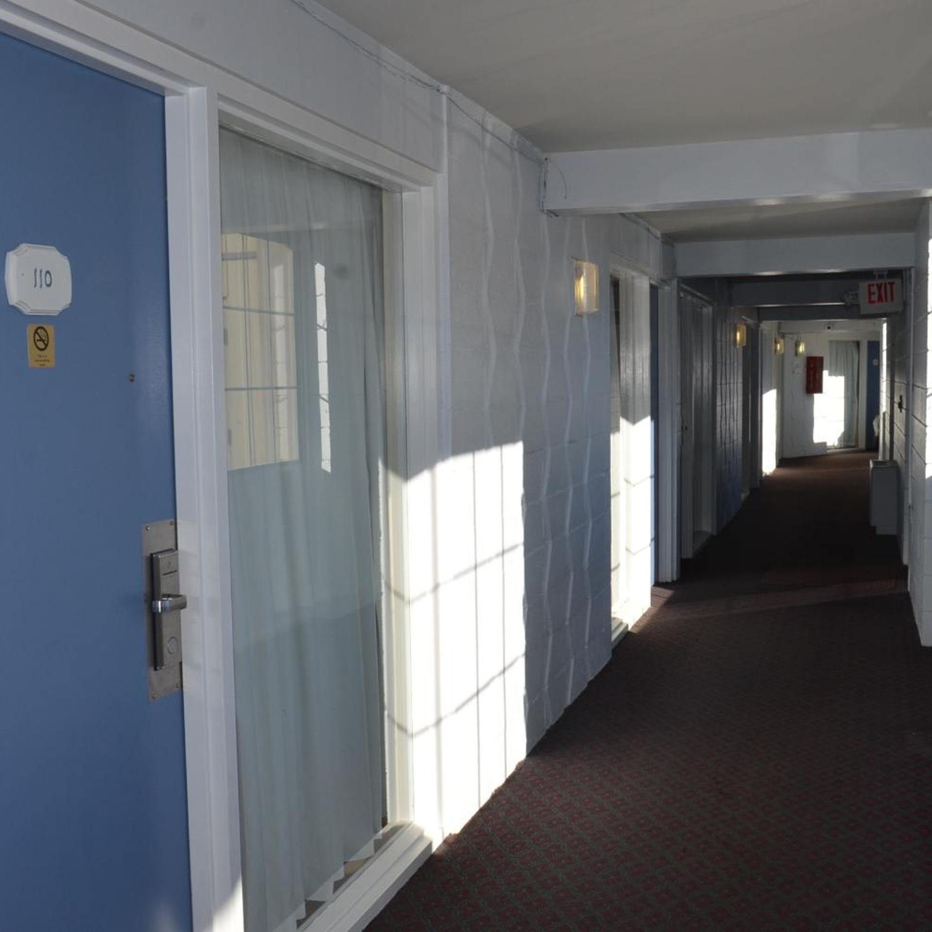Red Carpet Inn & Suites 6/50