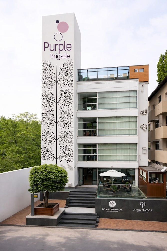 Mango Hotels - Purple Brigade 5/50