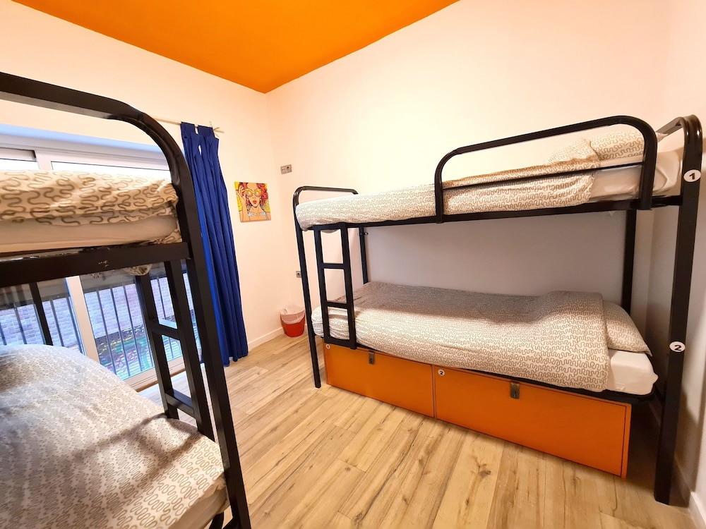 Gracia City Hostel 12/26