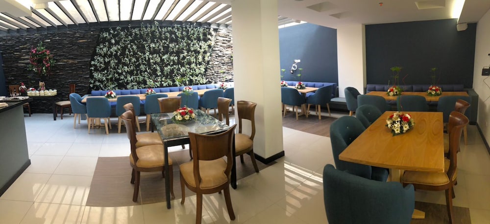 Hotel Business Center International 16/27