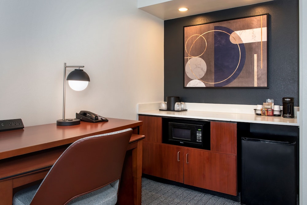Lobby at COURTYARD BY MARRIOTT ANNAPOLIS, ANNAPOLIS - MD