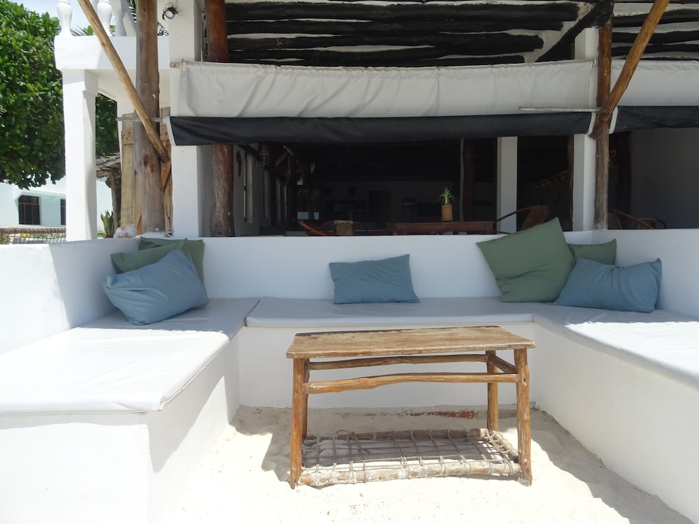 Makuti Beach Bungalows 45/65