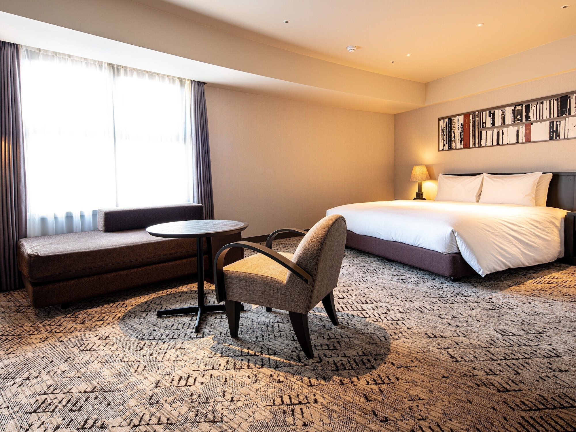 Chapter 3, Superior, Queen Bed