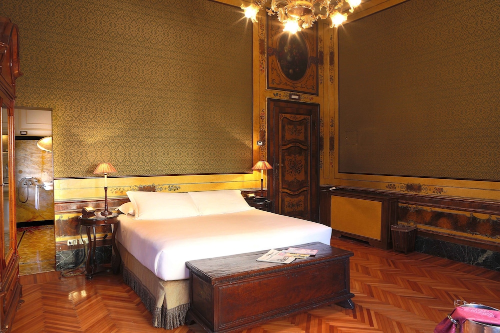 Hotel Locarno 37/73