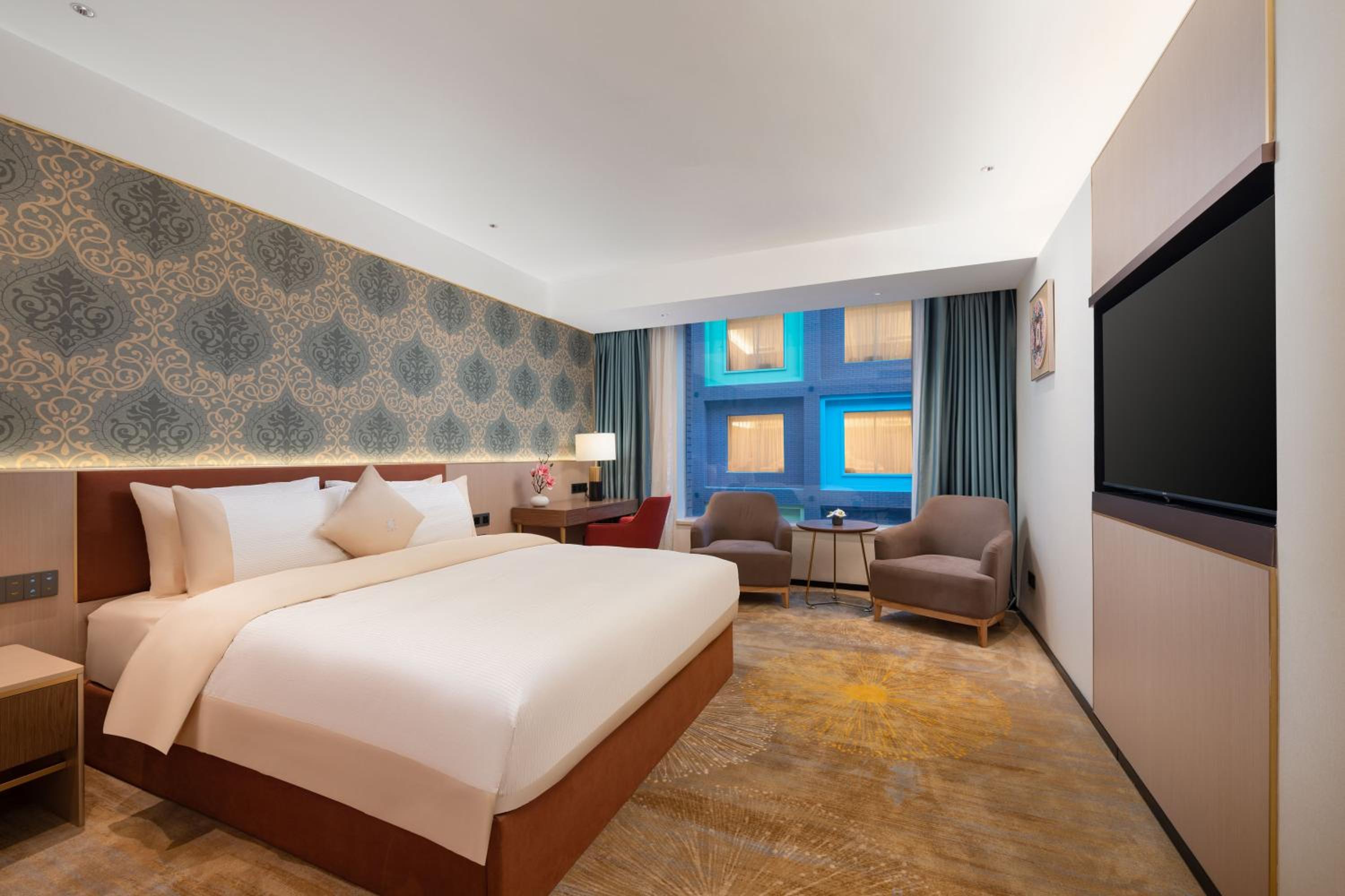 Elegant, King Bed