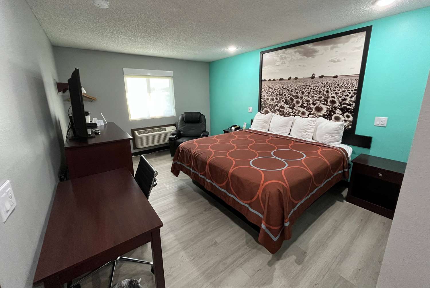 Super 8 By Wyndham Emporia 9/34