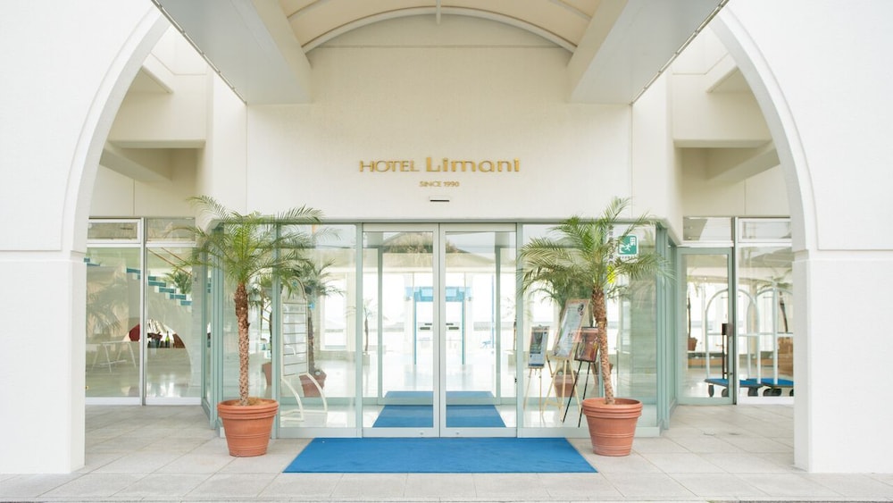 HOTEL LIMANI 4/64
