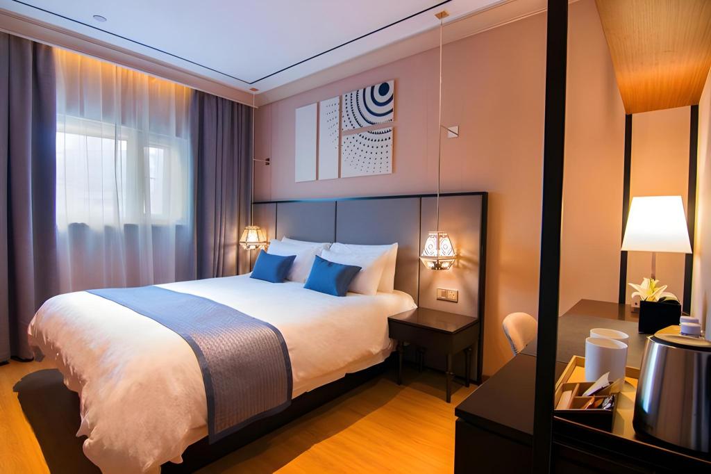 Yitel Premium(Shanghai Zhongshan Park) 18/50