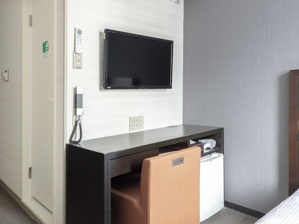 Vessel Inn Hiroshima Ekimae 54/62