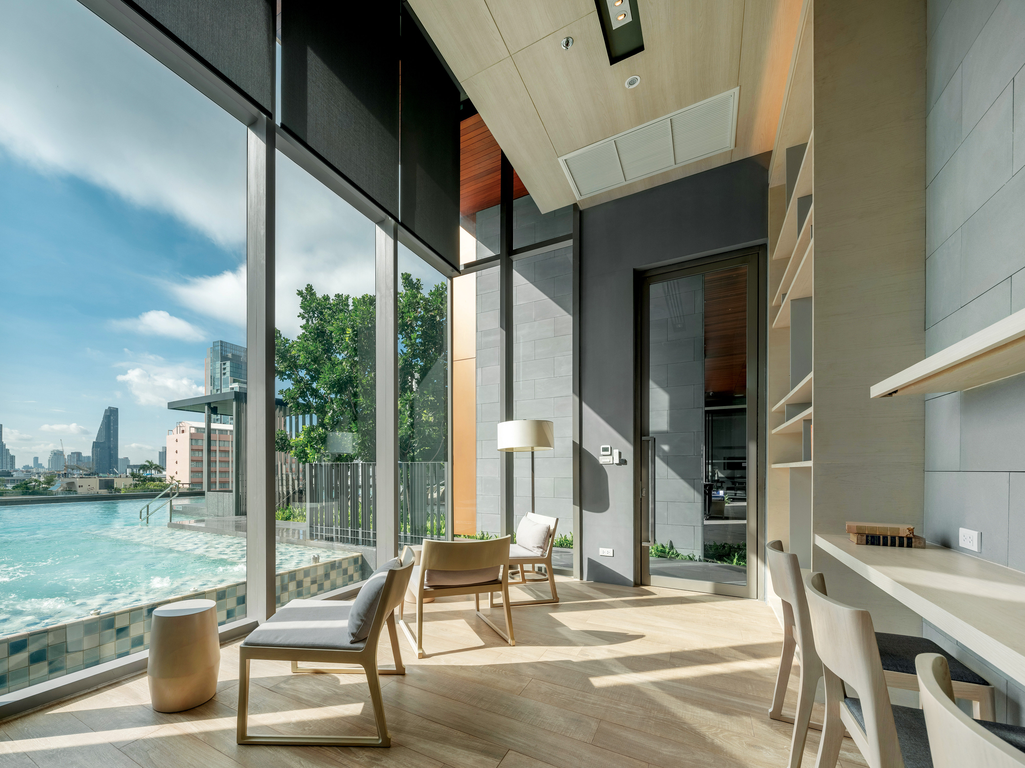 Oakwood Suites Bangkok 18/42