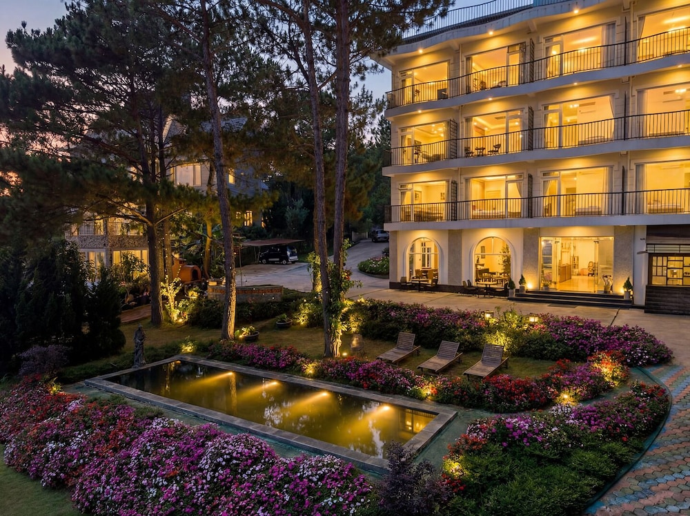 Romeo Juliet Dalat Resort 6/50
