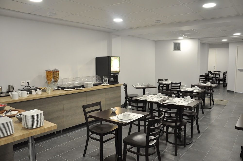 restaurant cafeteria