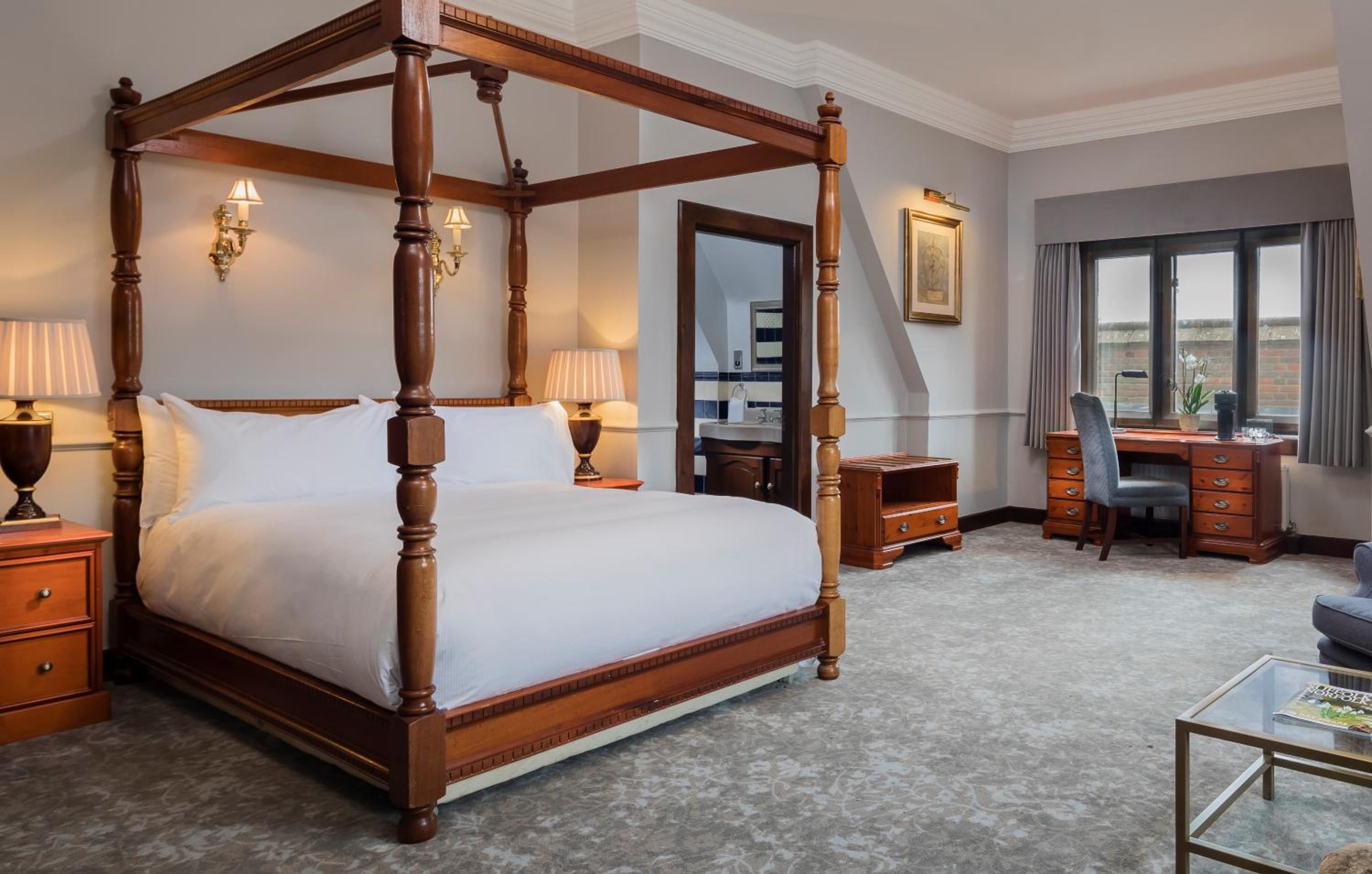 Four Poster