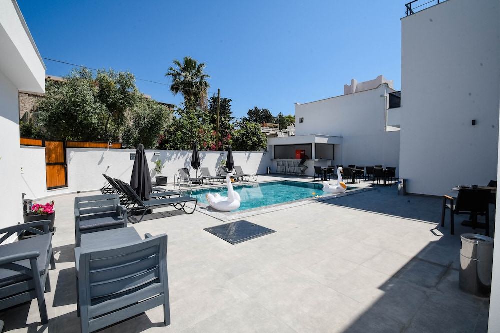 Swan Boutique Hotel 31/35