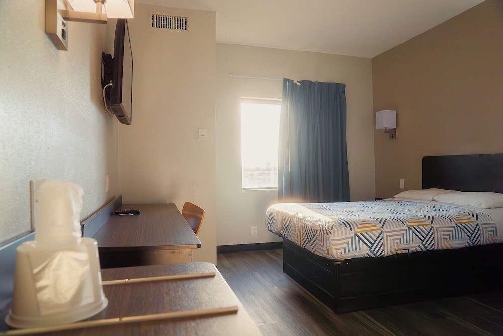 Motel6 Caseyville, IL 32/64