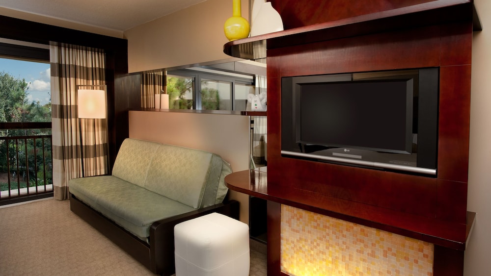 Disneys Contemporary Resort 37/50