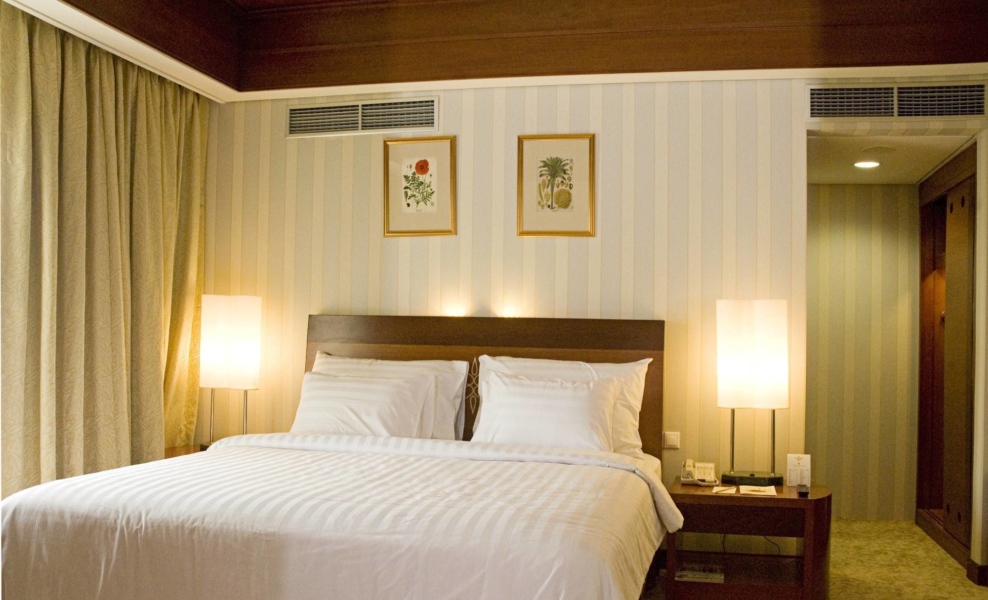 Deluxe, Double Bed