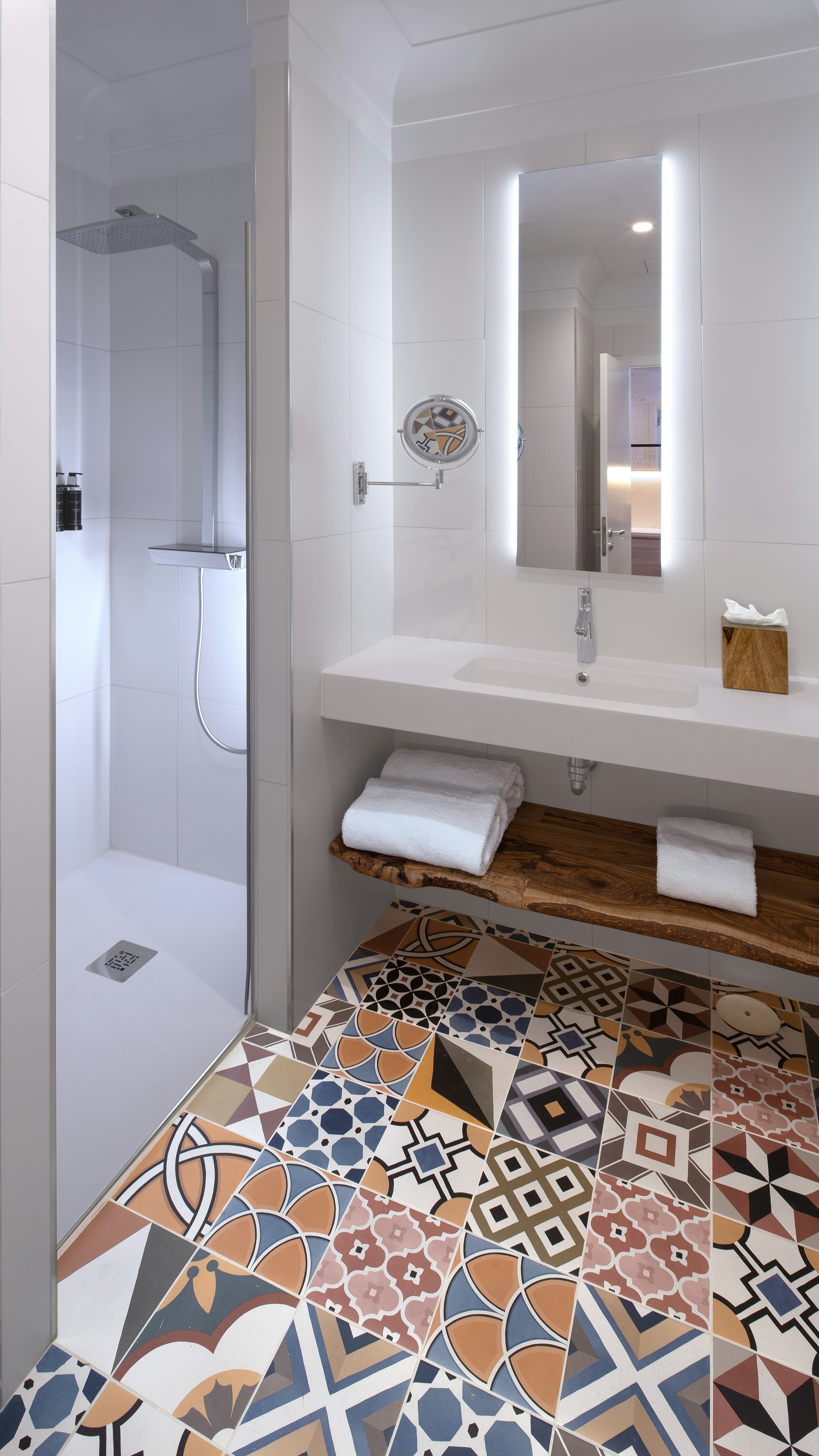 غرفة بسرير كينج، Atocha Hotel Madrid, Tapestry Collection by Hilton 2/2