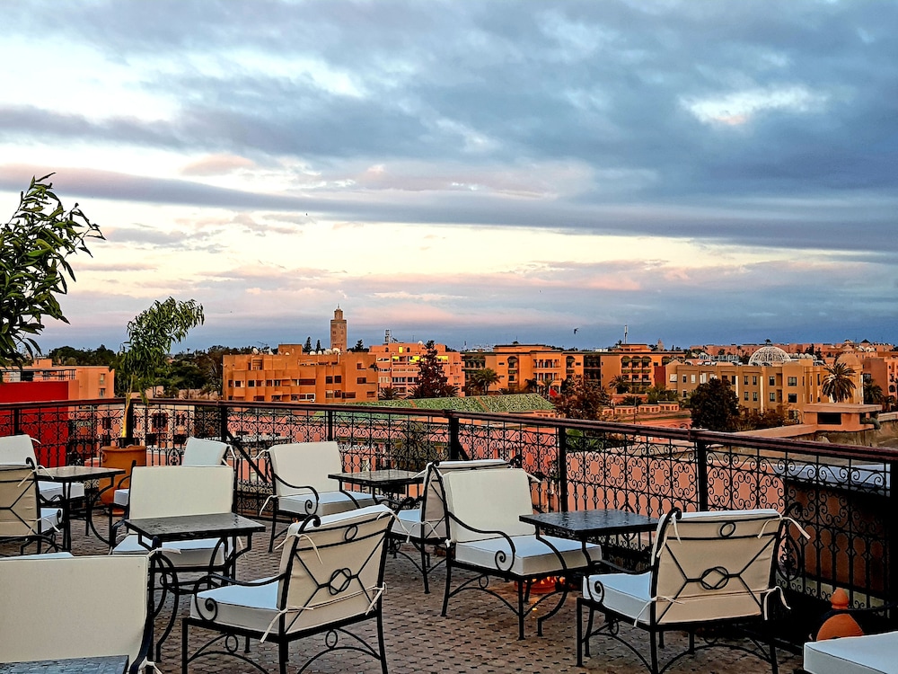 Dellarosa Boutique Hotel & Spa 61/70