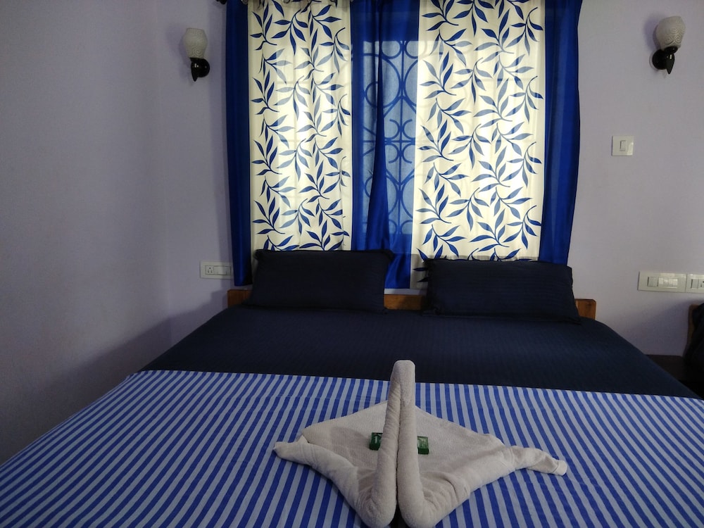 Swati Hotel 41/72