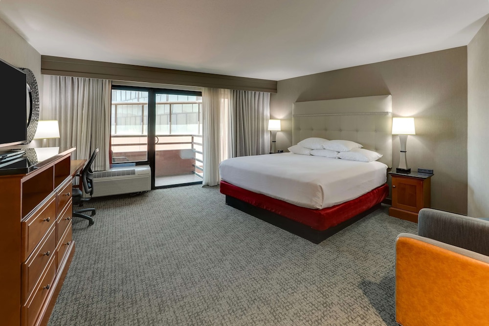 Drury Inn And Suites Phoenix Airport 12/50