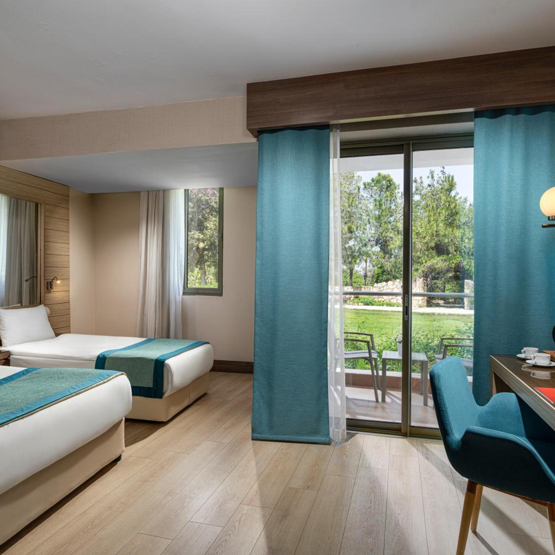 STANDARD ROOM LAND VIEW
