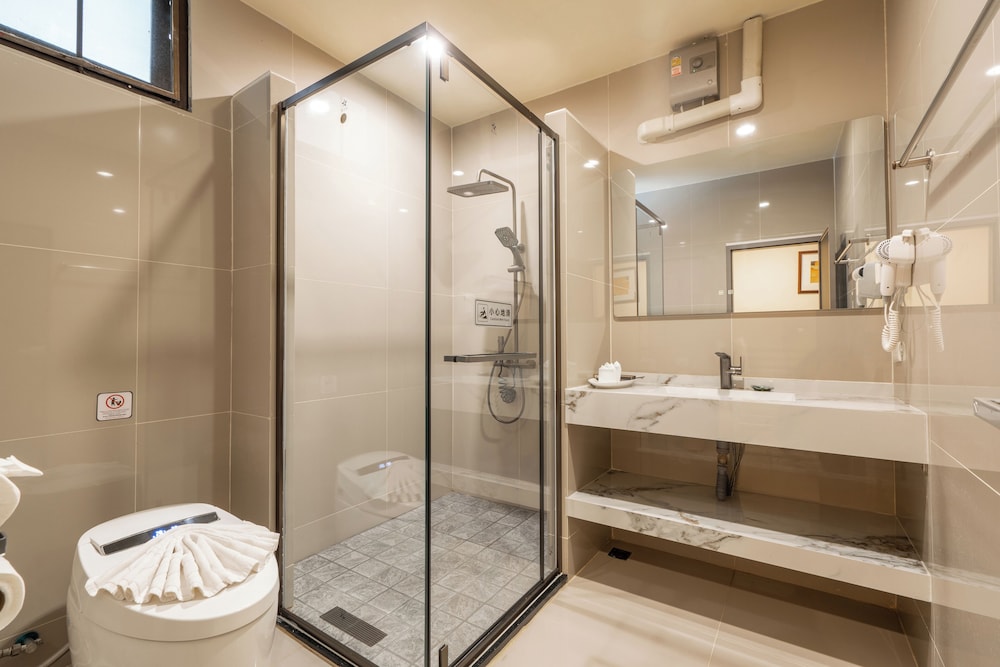 Phuket Leelavadee Hua Ting Resort 42/50
