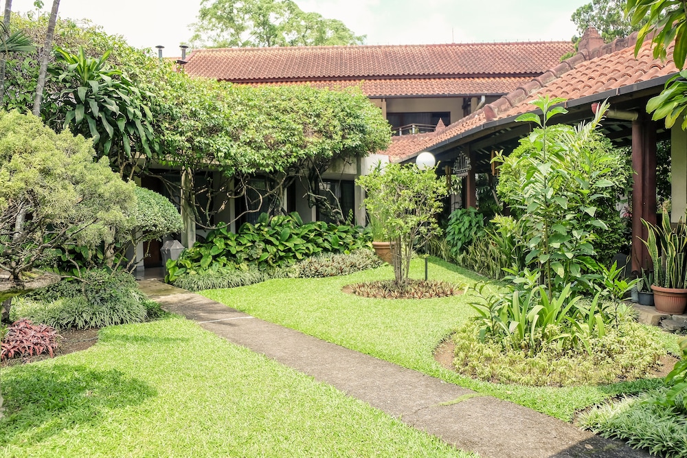 Hotel Bumi Asih 60/64