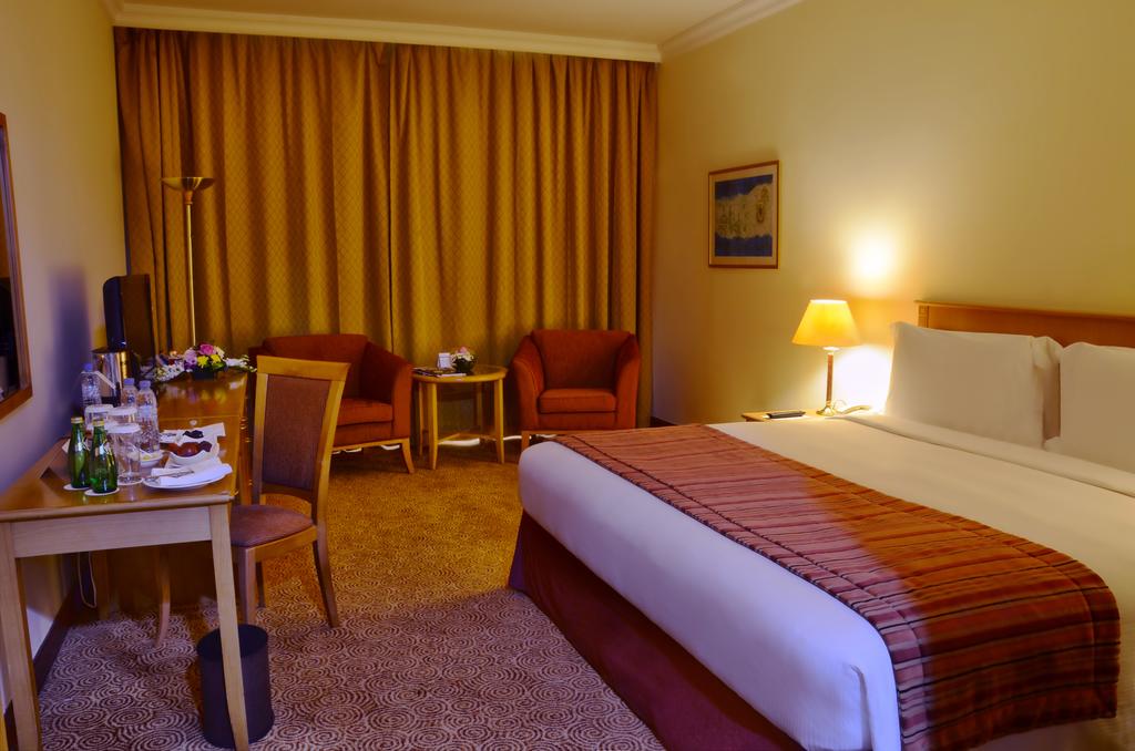 Swiss-Belhotel Sharjah 14/46