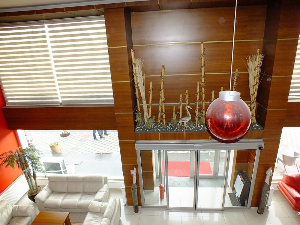 Lifos Hotel 48/48