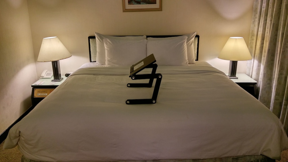 Premier Hotel 10/28
