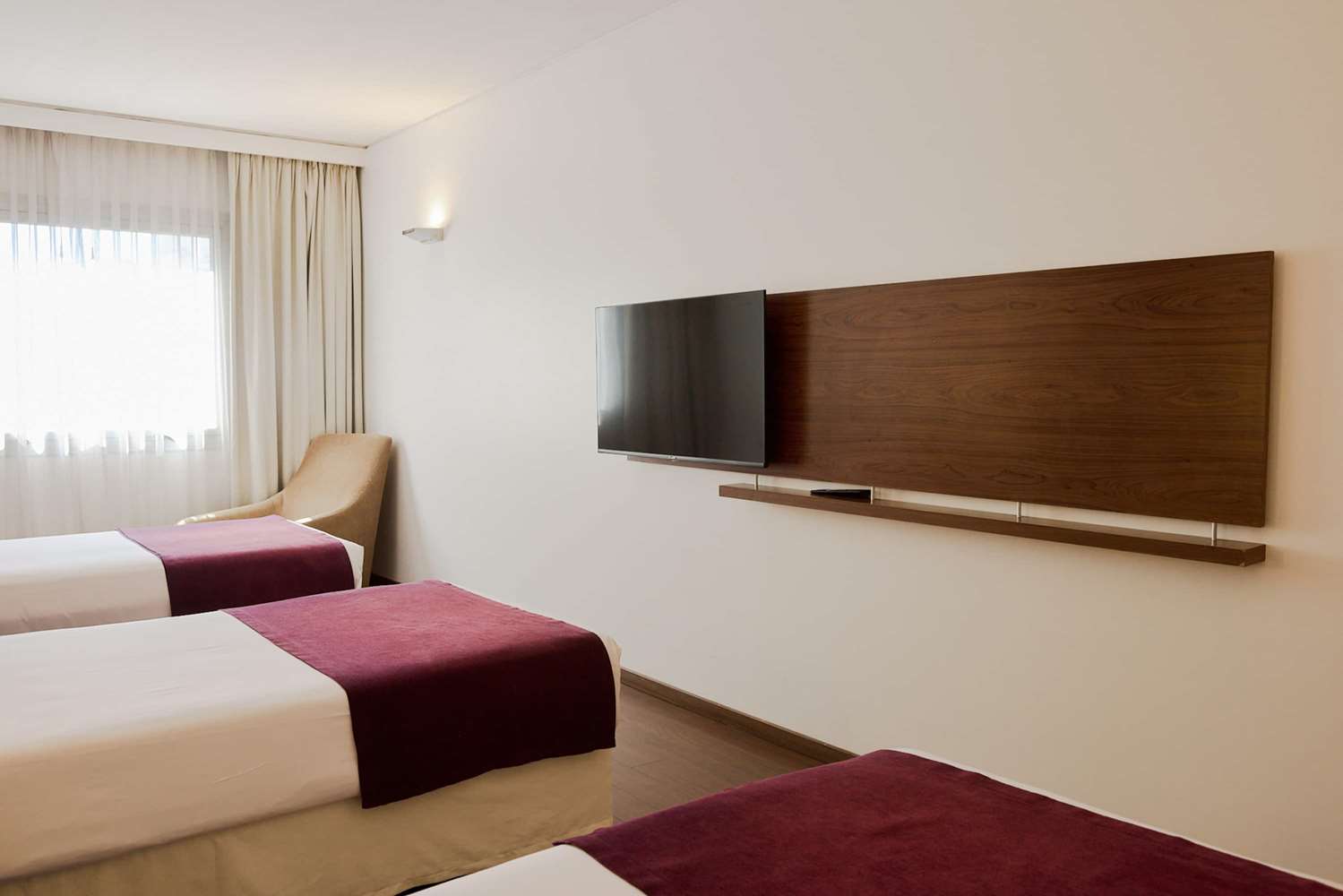 Dazzler by Wyndham Buenos Aires Maipu 30/76