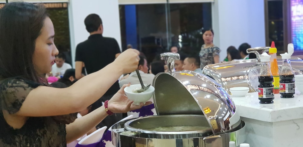 Phu Cuong Beach Hotel 38/69