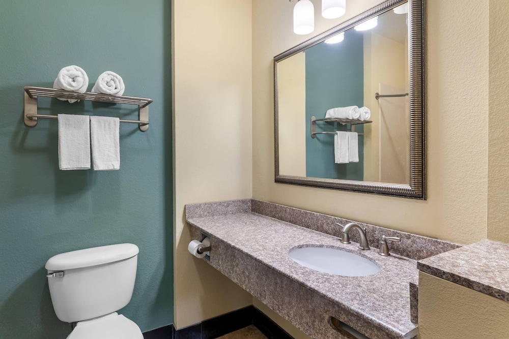 Quality Inn & Suites - Marlin 49/56