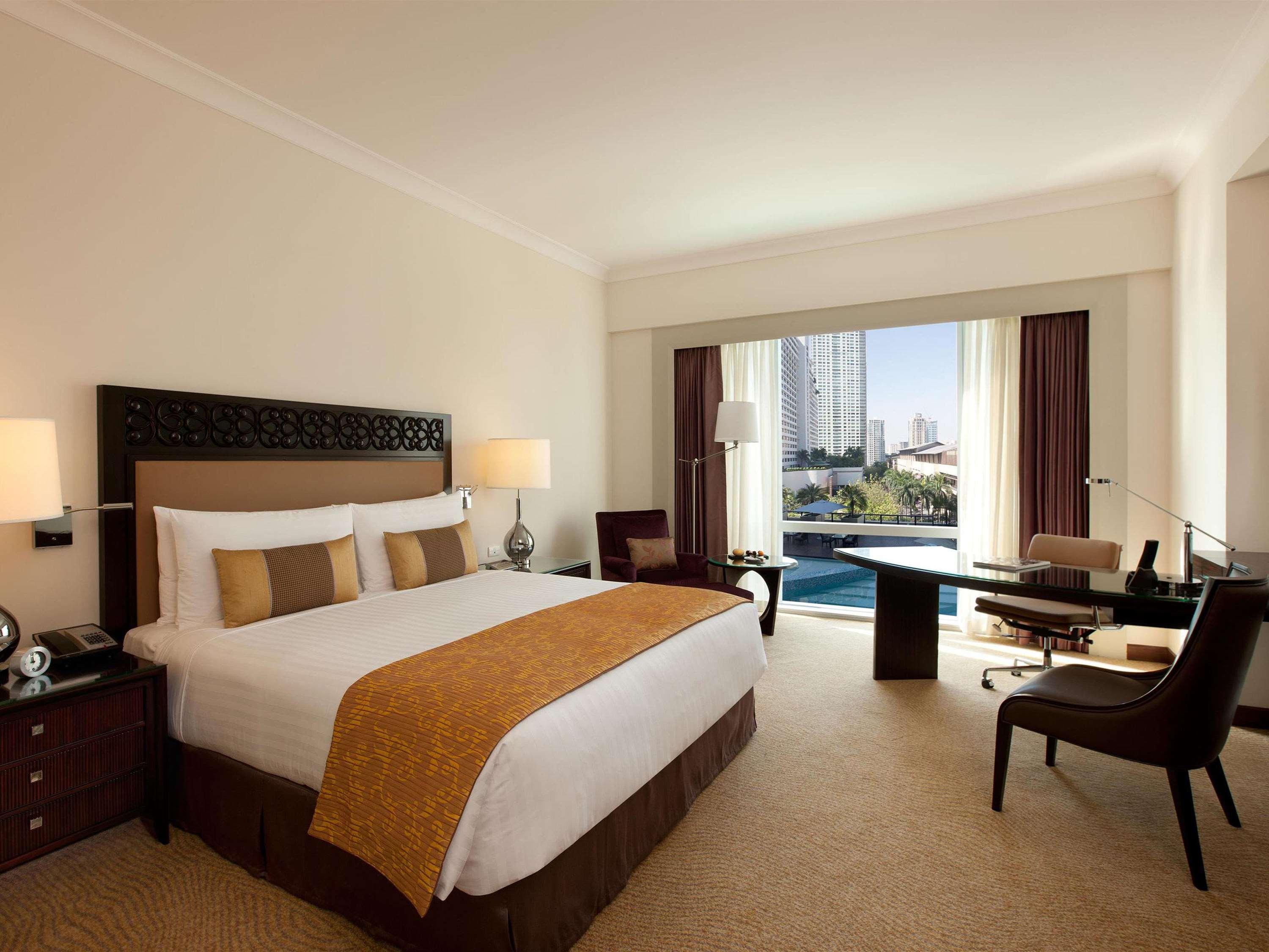 Fairmont, King Bed, Accessible