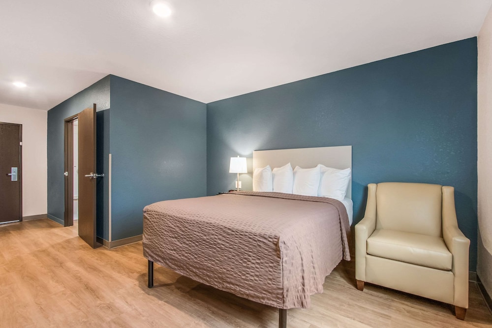 ROOM, QUEEN BED, ACCESSIBLE