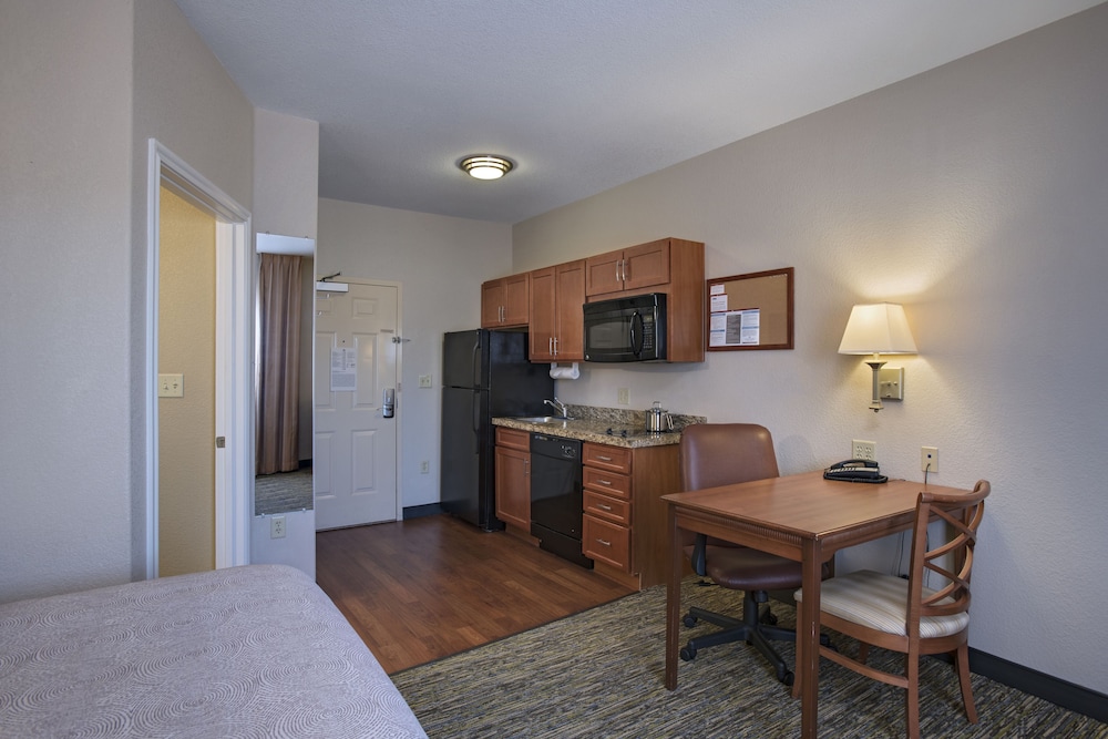 Candlewood Suites Austin N-Cedar Park 21/32