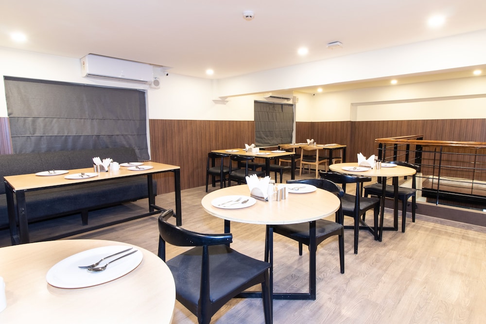 Sanctum Suites Richmond Road Bangalore 17/21