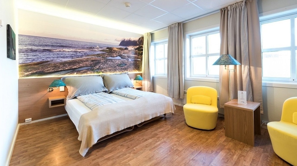 Senja hotel 9/29