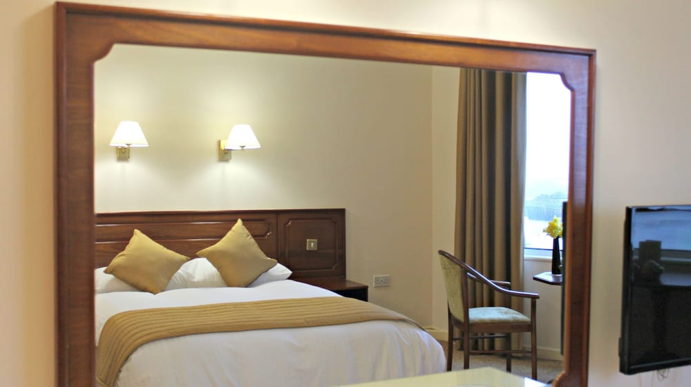 The Central Hotel Donegal 11/64