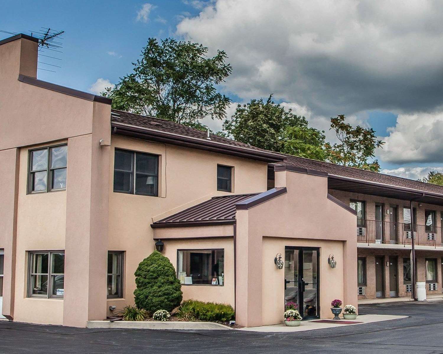 Econo Lodge Douglassville Pottstown 4/33