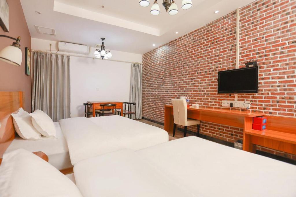 7 Days Inn Chongqing Beibei New District Light Rail Station Branch 33/50