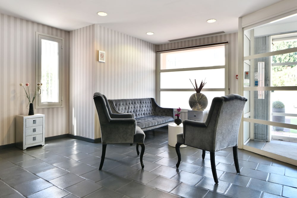 Zenitude Hotel-Residences Le Cannet 38/50