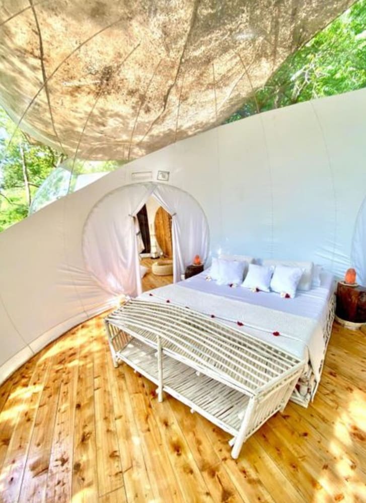 Rock And Sea Resort 3/50