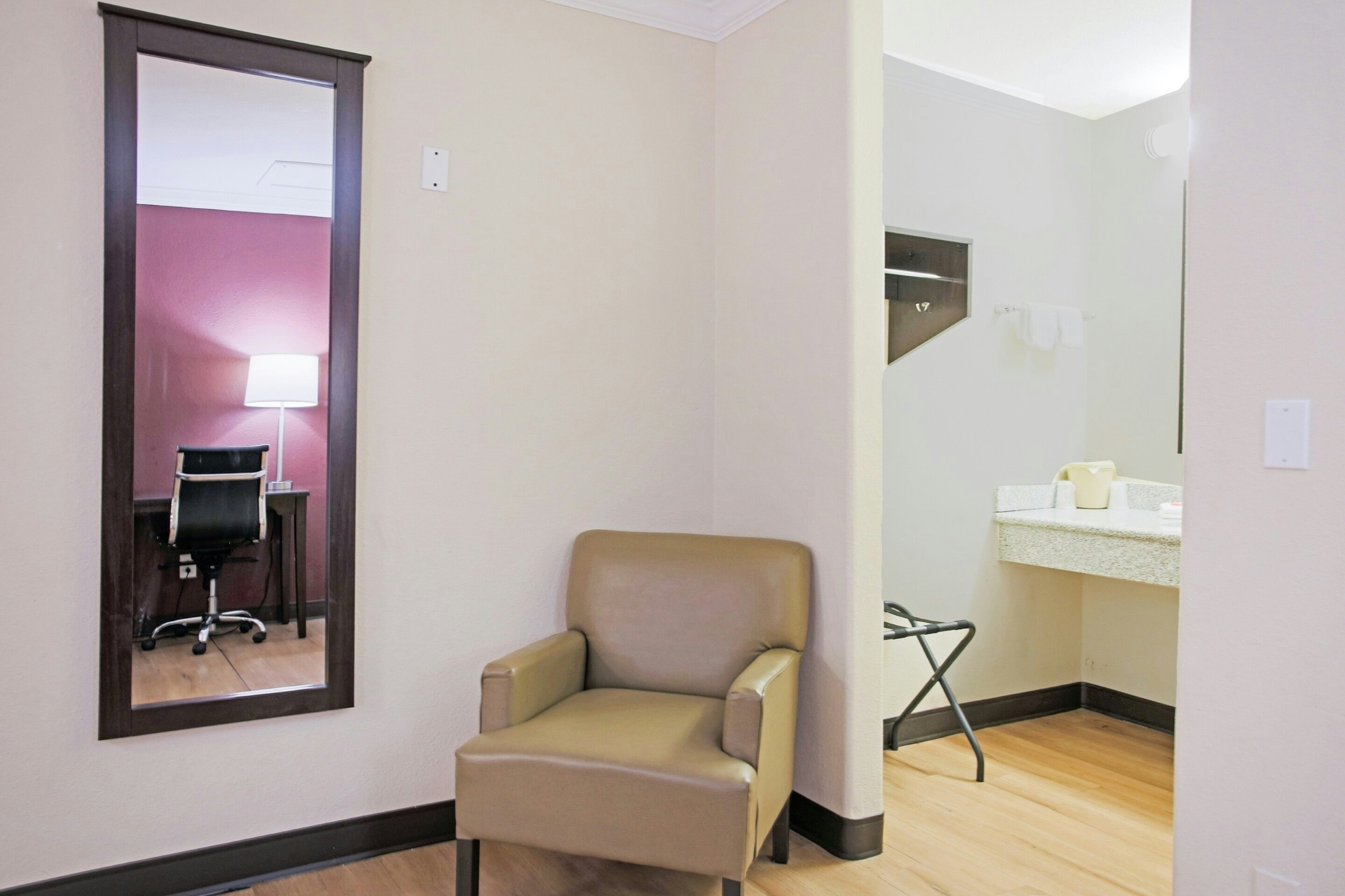OYO Hotel McAllen Airport South 42/61