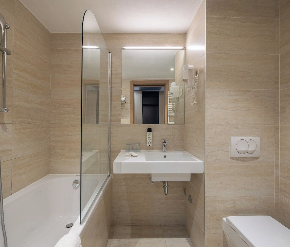Aminess Liburna Hotel 66/67
