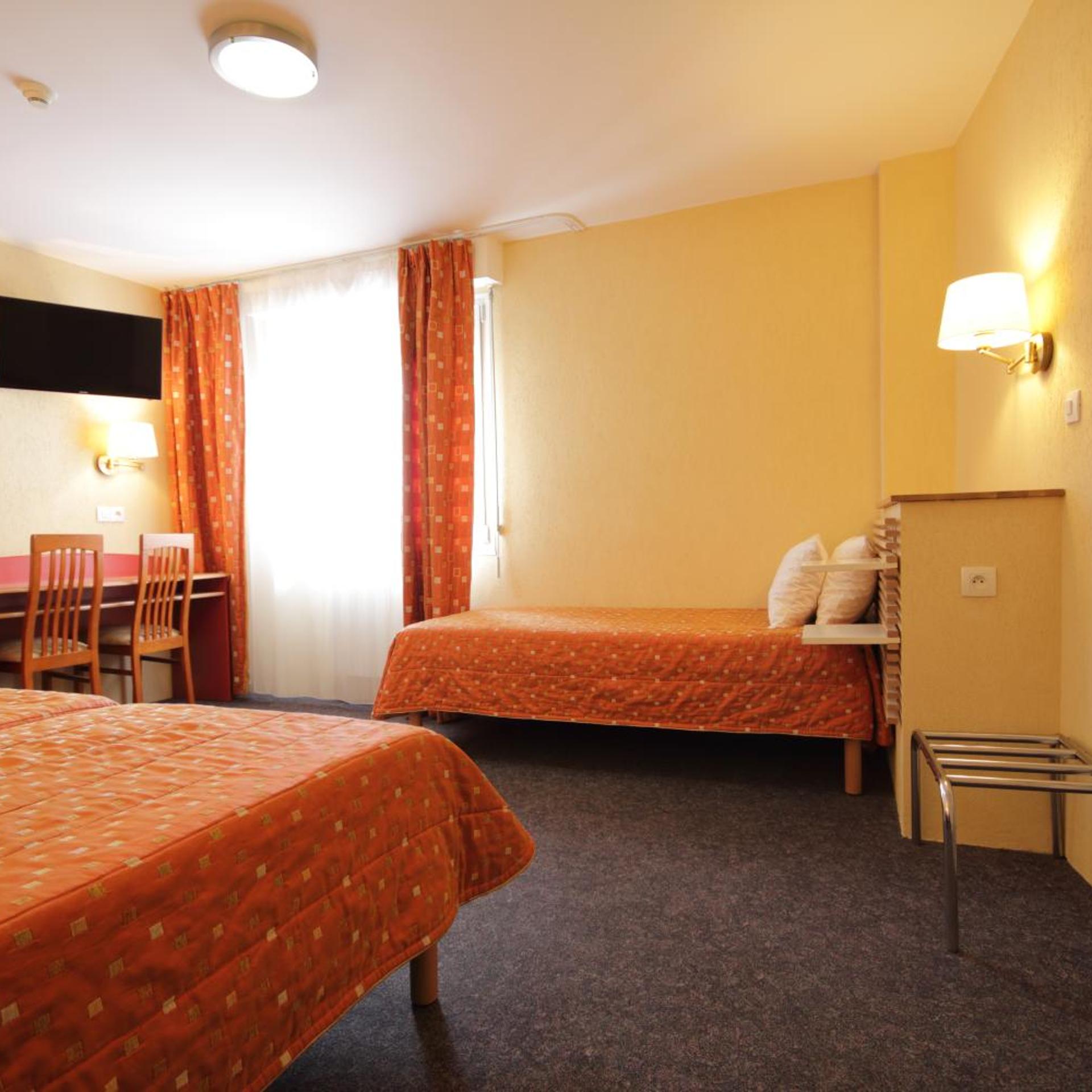 غرفة رباعية، Hotel Atlantic 3/5