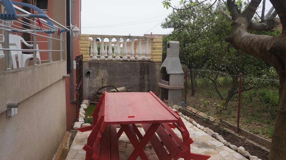 Apartments Lora 40/50