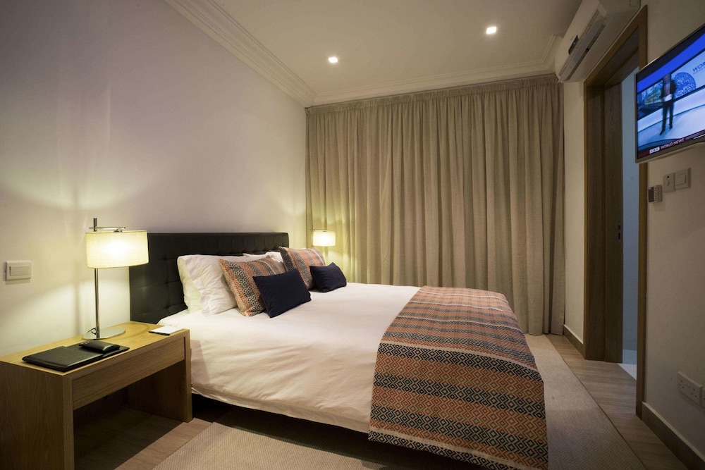 Fiesta Residences 10/67