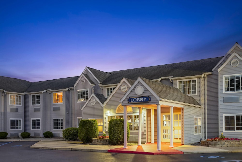 Microtel Inn Suites By Wyndham Albany Airport 1/49